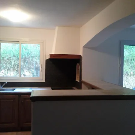 Vue 400m Plages Et Commerces Calme Confort Pour 6 A 8 Personnes Soins De Remise En Forme Possible * Propriano (Corsica)