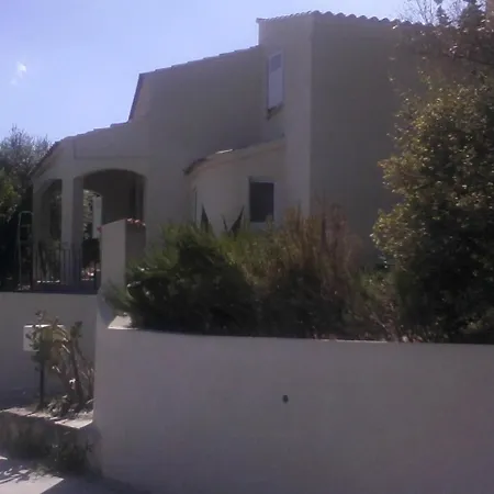 Vue 400m Plages Et Commerces Calme Confort Pour 6 à 8 Personnes Soins De Remise En Forme Possible Villa *