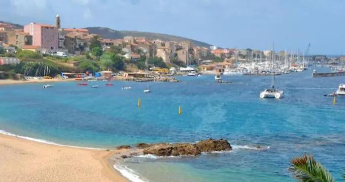 Vue 400m Plages Et Commerces Calme Confort Pour 6 A 8 Personnes Soins De Remise En Forme Possible * Propriano (Corsica)