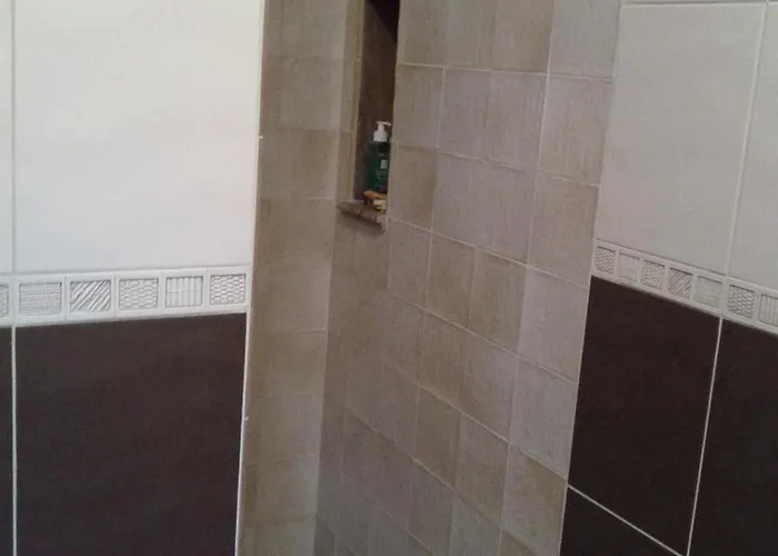 Vue 400m Plages Et Commerces Calme Confort Pour 6 A 8 Personnes Soins De Remise En Forme Possible * Propriano (Corsica)