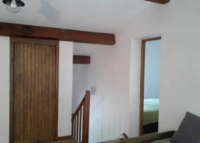 Vue 400m Plages Et Commerces Calme Confort Pour 6 A 8 Personnes Soins De Remise En Forme Possible * Propriano (Corsica)