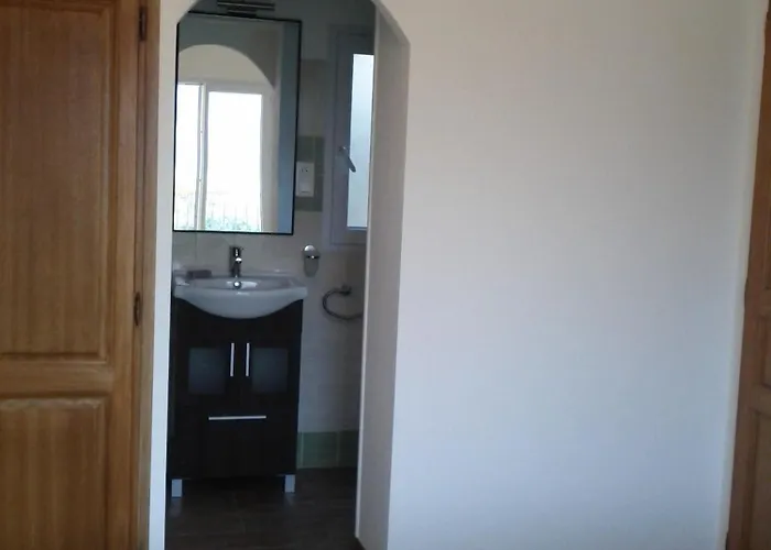 Vue 400m Plages Et Commerces Calme Confort Pour 6 A 8 Personnes Soins De Remise En Forme Possible Villa *