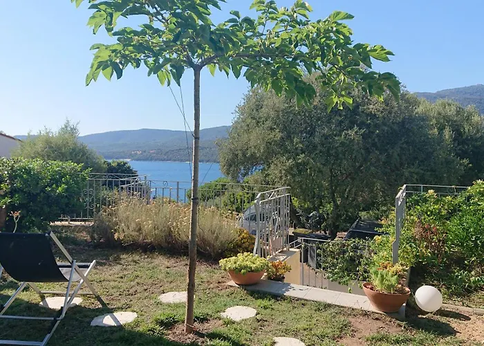 Vue 400m Plages Et Commerces Calme Confort Pour 6 à 8 Personnes Soins De Remise En Forme Possible Villa